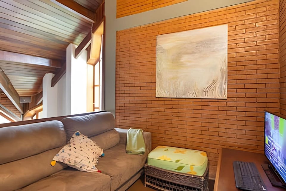 Communal lounge/ TV room, TV and multimedia, Entertainment, Family