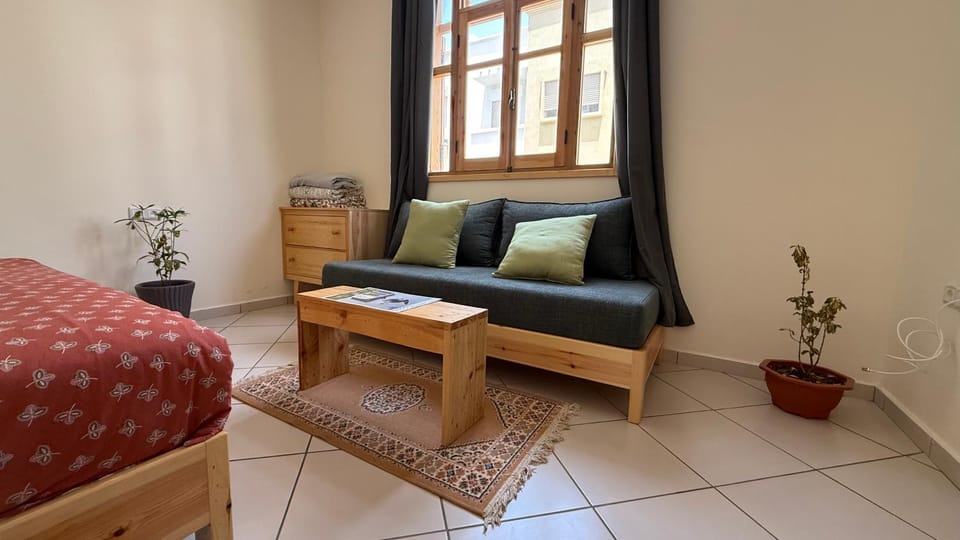 Living room, Photo of the whole room