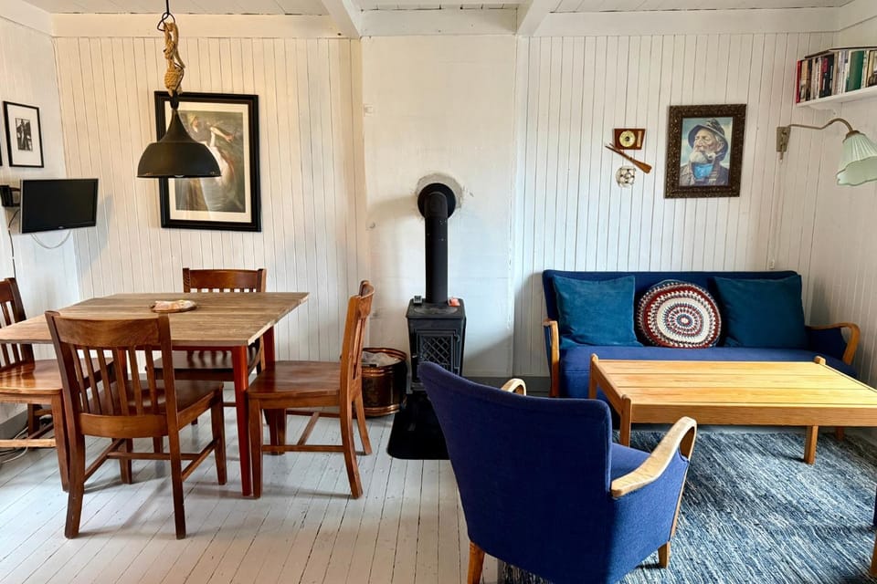 Seating area, Dining area