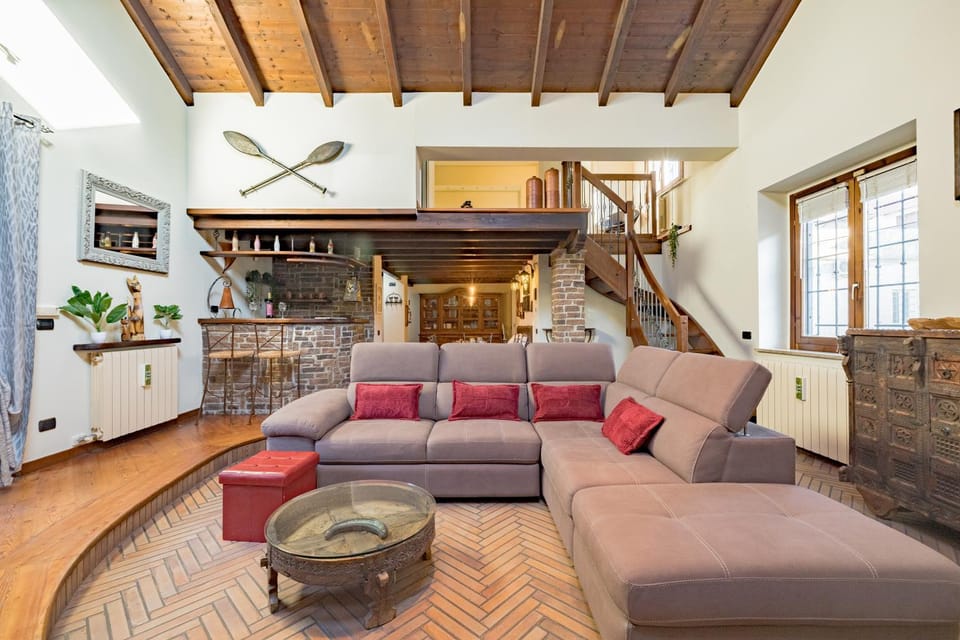 Kitchen or kitchenette, Living room, Seating area, fireplace