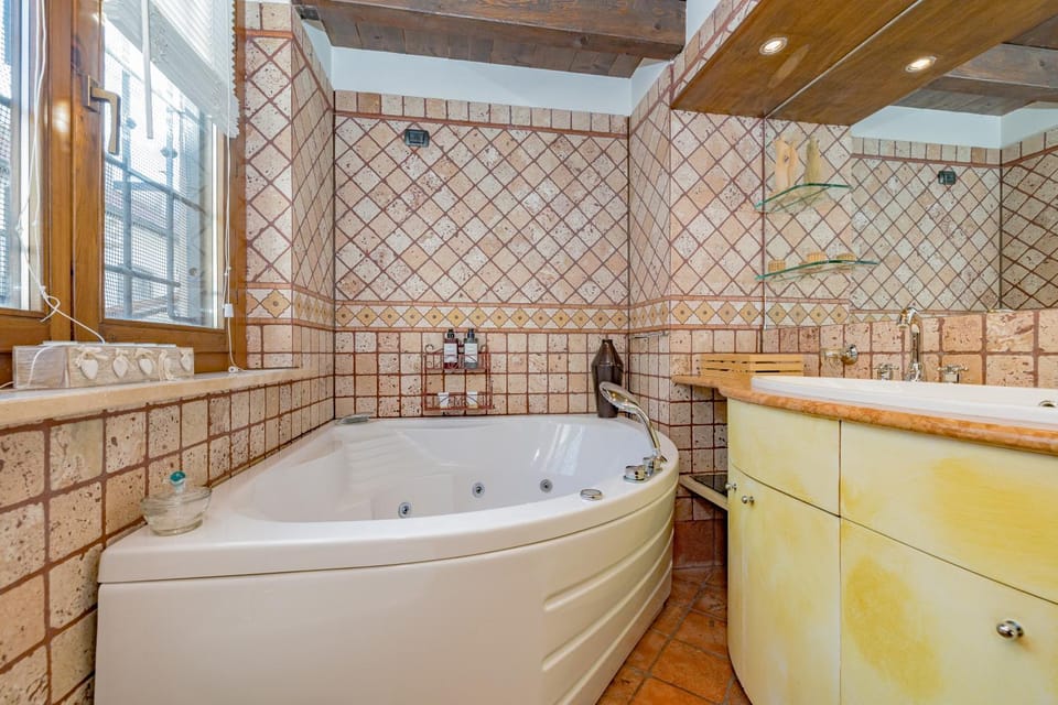 Hot Tub, Hot Tub, Bathroom, Bath