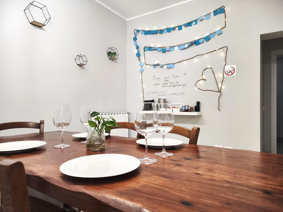 Kitchen or kitchenette, Living room, Seating area