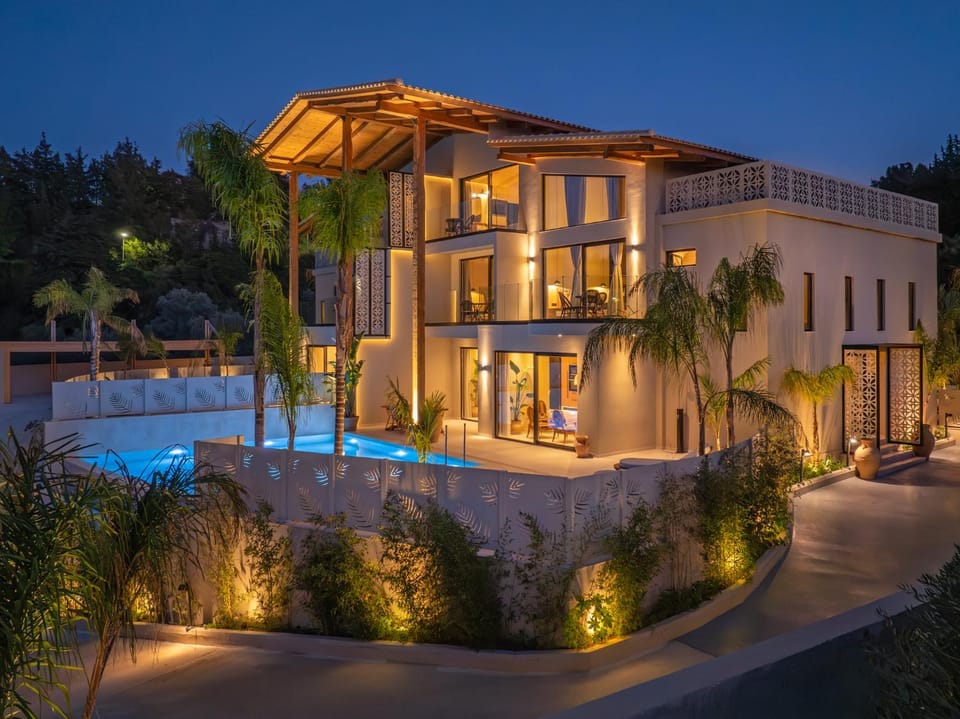 Property building, Patio, Night, Garden, Garden view, Pool view, Swimming pool, sunbed