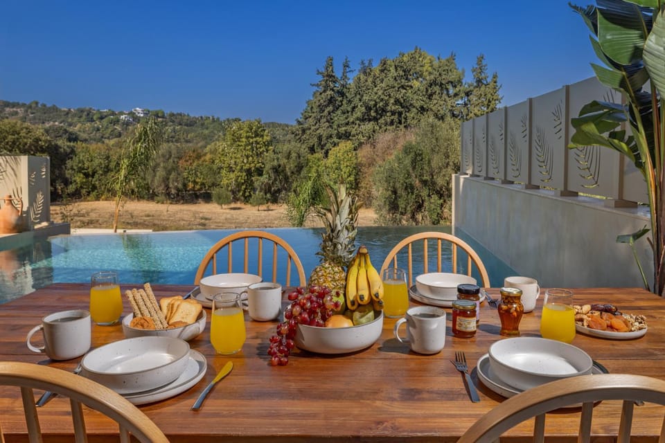 Patio, Natural landscape, View (from property/room), Balcony/Terrace, Dining area, Pool view, Swimming pool