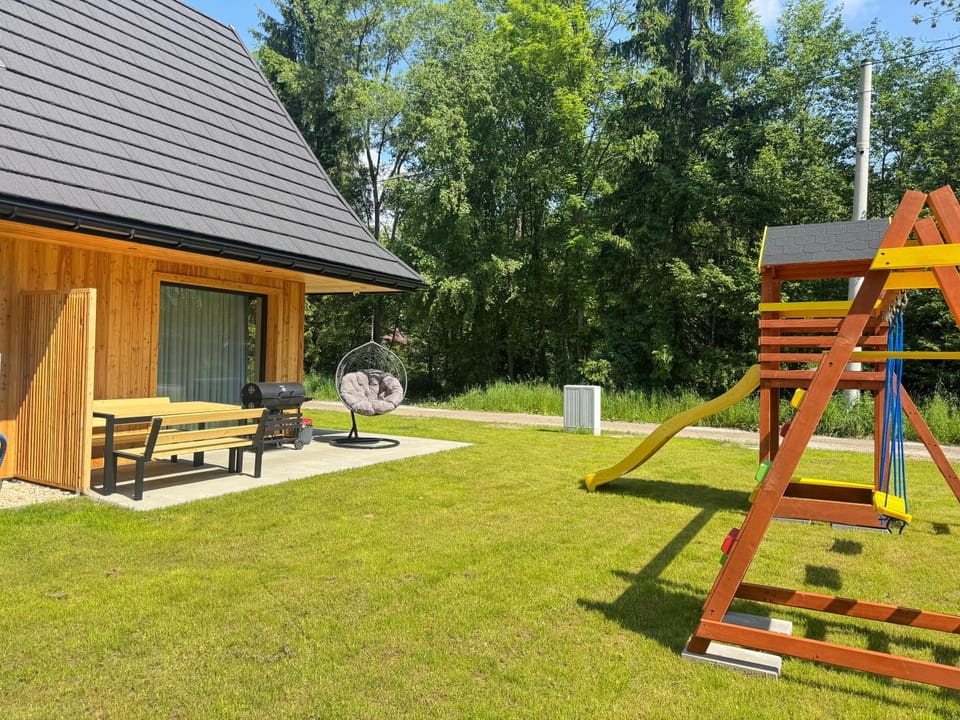 Day, Natural landscape, Children play ground, Evening entertainment