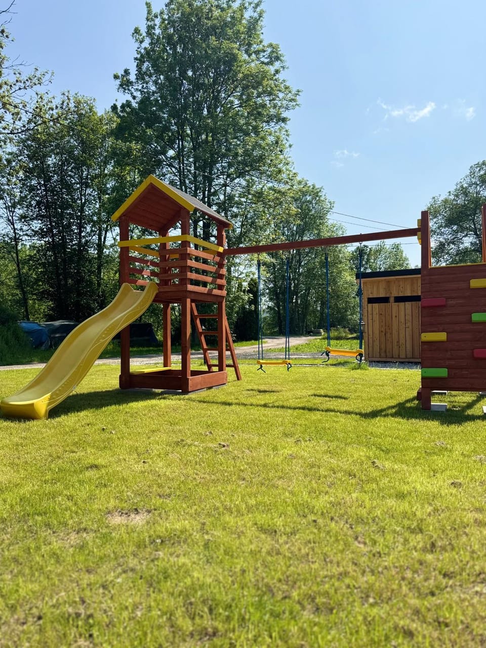 Day, Natural landscape, Children play ground, Evening entertainment
