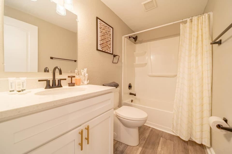 OV Mosaic - Tide Suite Apartment in Norfolk