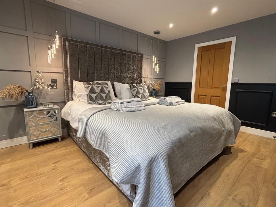 Bed, Bedroom