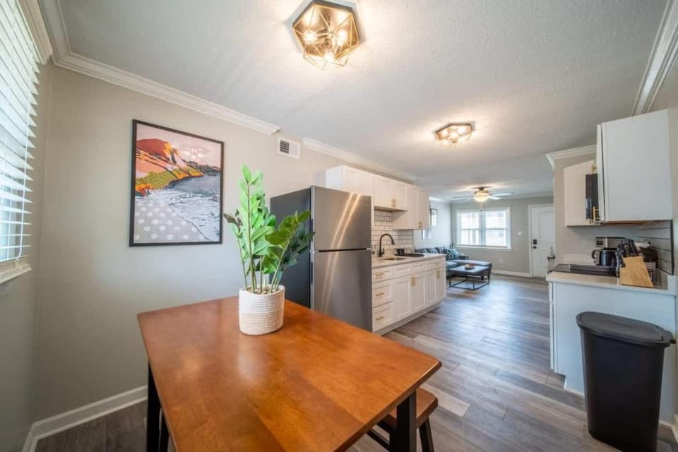 OV Mosaic - Crystal Suite Apartment in Norfolk