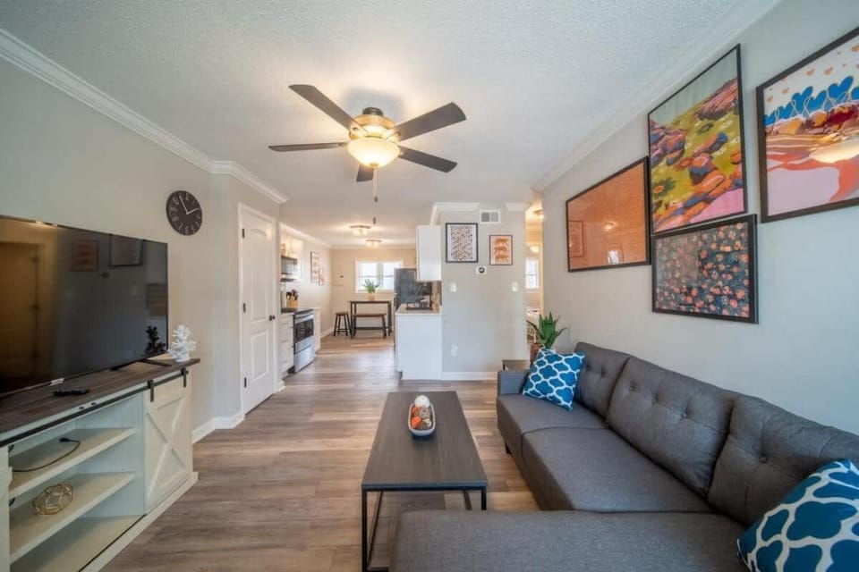OV Mosaic - Crystal Suite Apartment in Norfolk