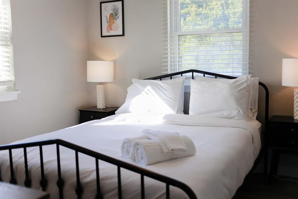 1866 EOV Haven Suite Apartment in Norfolk