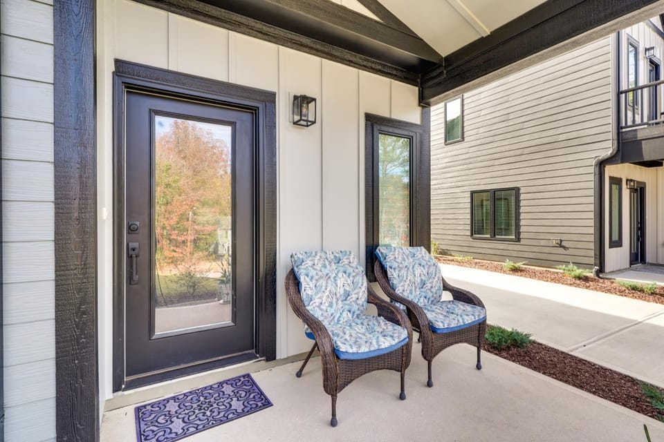 2 Mi to Duke University: Townhome in Durham! House in Durham