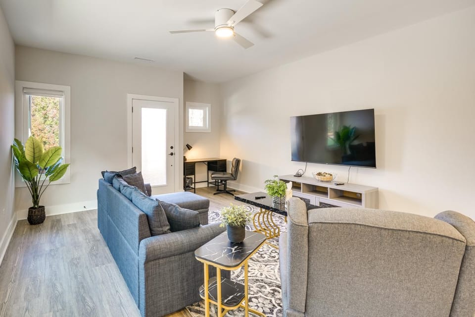 2 Mi to Duke University: Townhome in Durham! House in Durham