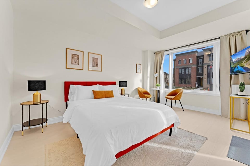 Bright & Stylish Modern Townhome in Oakville! Apartment in Oakville