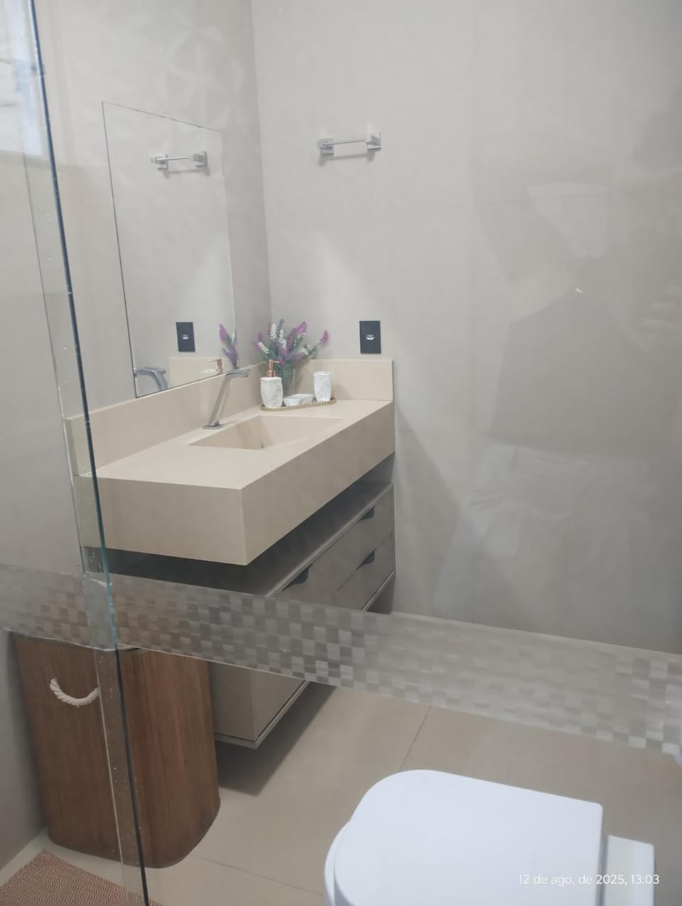 Quarto com ar e banheiro estacionamento e Wi-Fi Apartment in Sinop