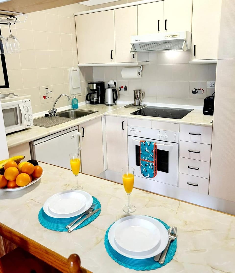 Kitchen or kitchenette, Breakfast, kitchen, kitchen
