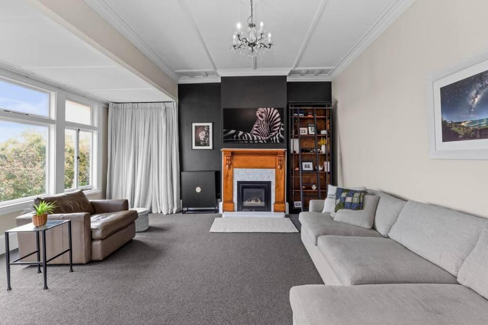 TV and multimedia, Living room, fireplace