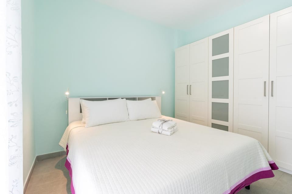 Bed, Photo of the whole room, Bedroom, wardrobe