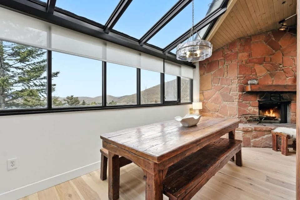 SilverKing Mountainside Penthouse Suite House in Park City