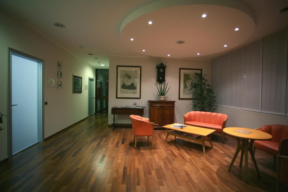 Communal lounge/ TV room