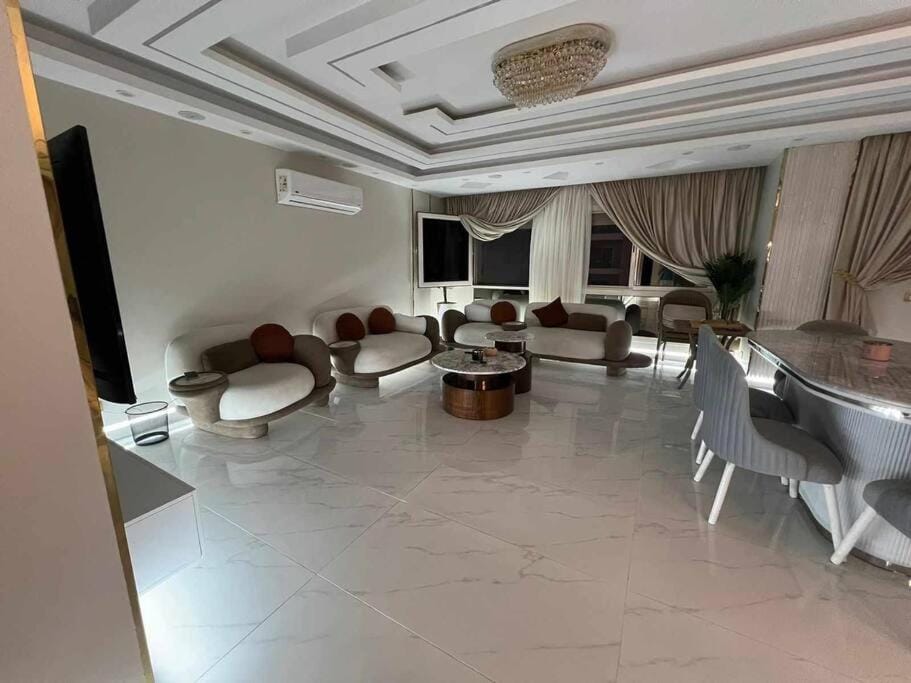 Best location in Cairo near the airport Apartment in New Cairo City