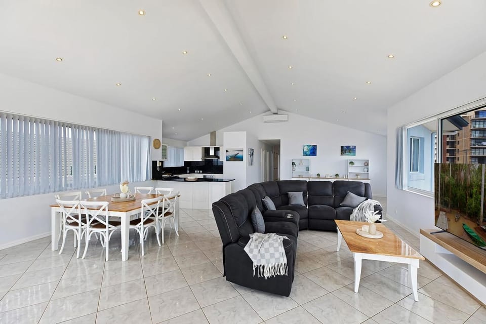 Seaside Serenity on Marine Apartment in The Entrance