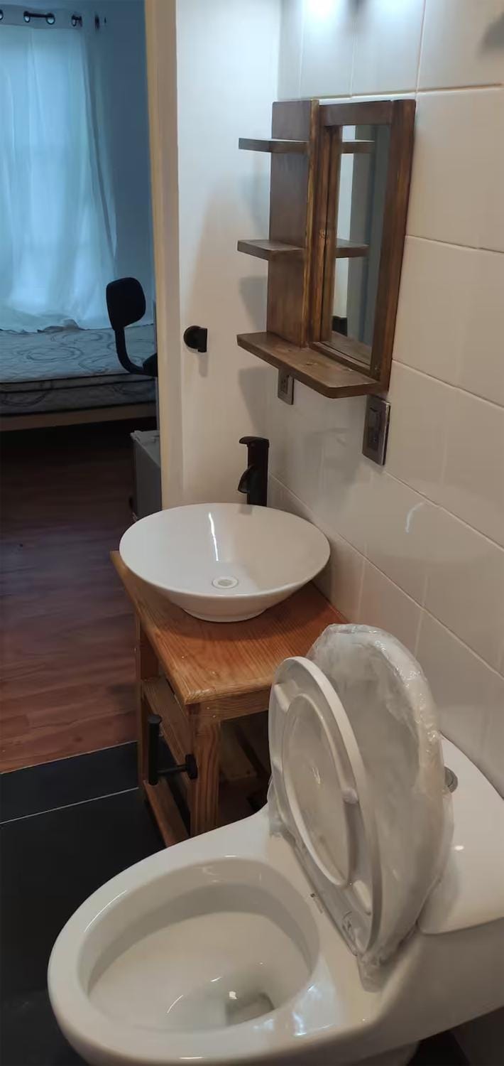 Toilet, Bathroom, towels