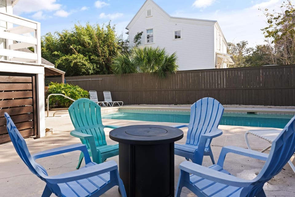 Make a Splash - 510 Delegal St House in Saint Simons Island