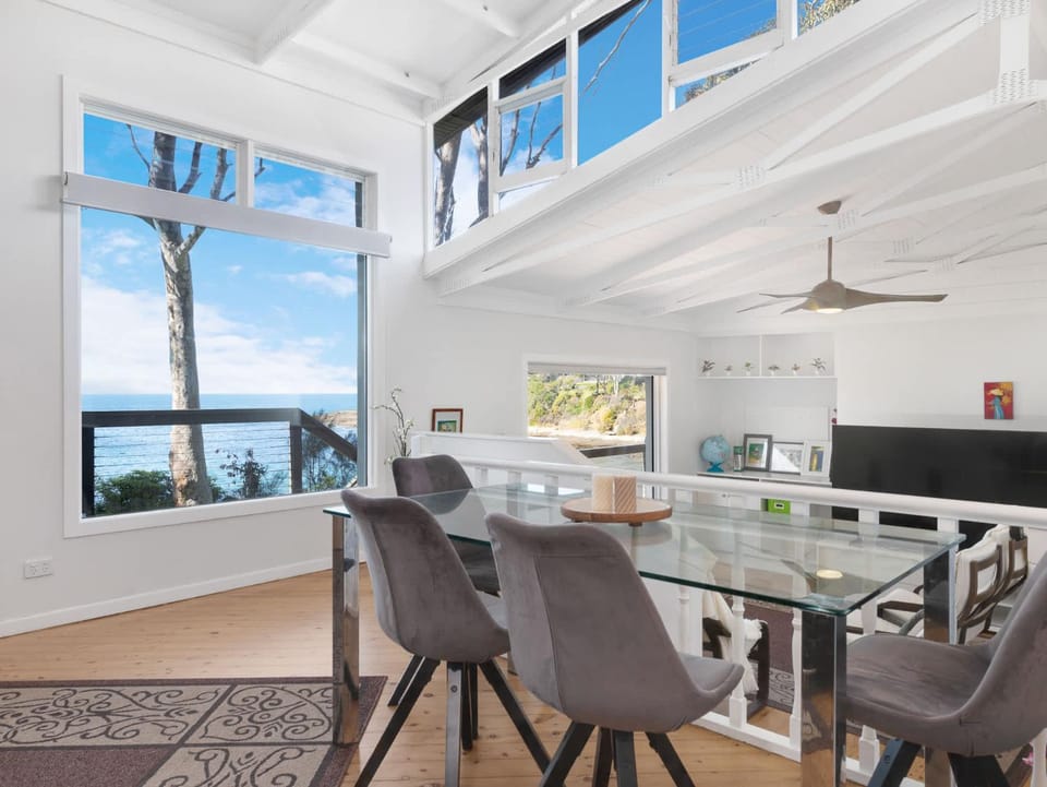 Natural landscape, Kitchen or kitchenette, Seating area, Dining area, Sea view