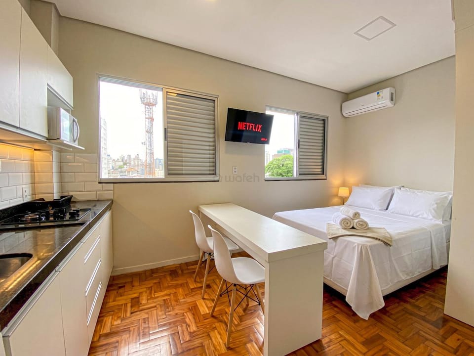 Bed, TV and multimedia, Bedroom
