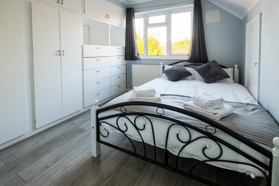 Bed, Photo of the whole room, Bedroom, towels, wardrobe