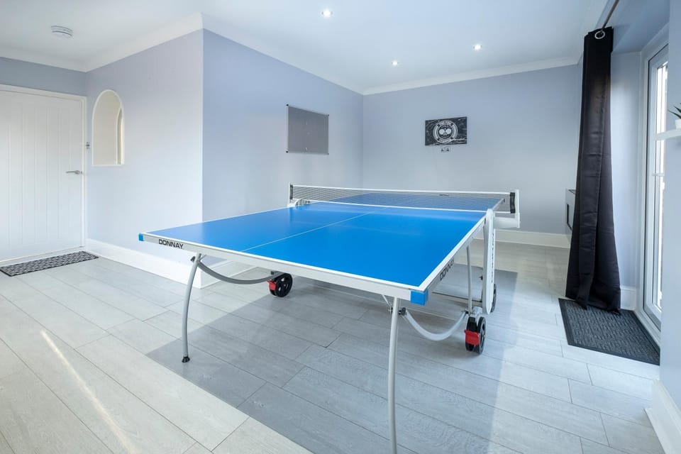 Game Room, Table tennis