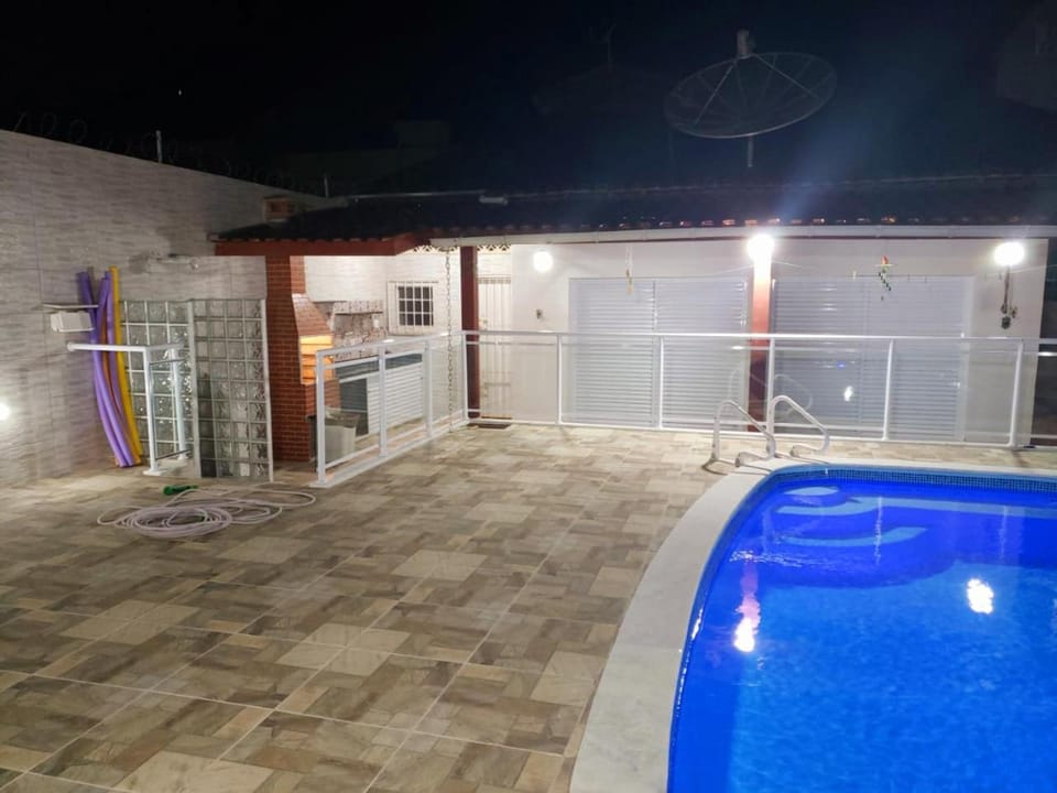 Casa com Piscina Ubatuba 120ms da praia do Sapê House in State of São Paulo