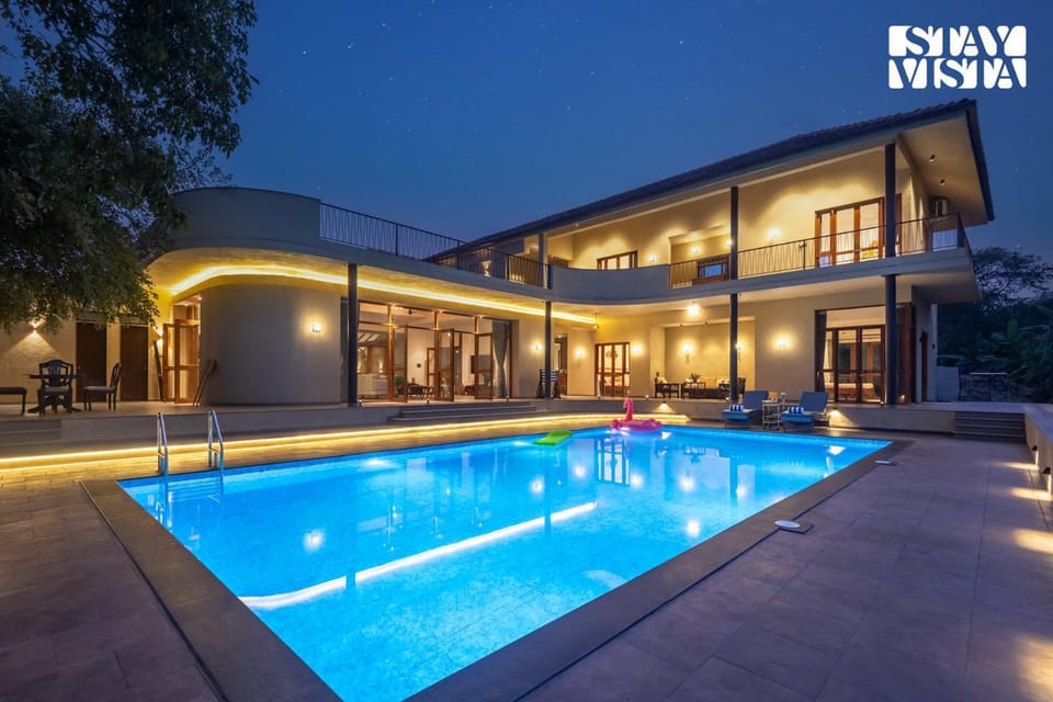 Swimming pool, Swimming pool