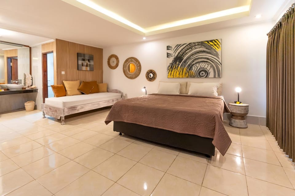Bed, Seating area, Bedroom