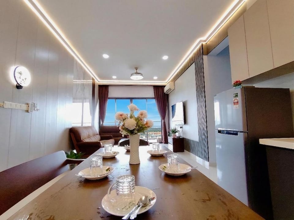 View (from property/room), Kitchen or kitchenette, Living room, Seating area