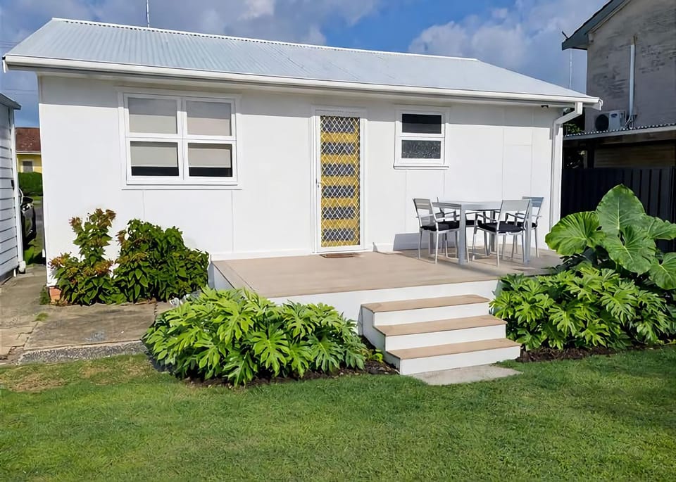 Frangipani Hideaway House in Central Coast