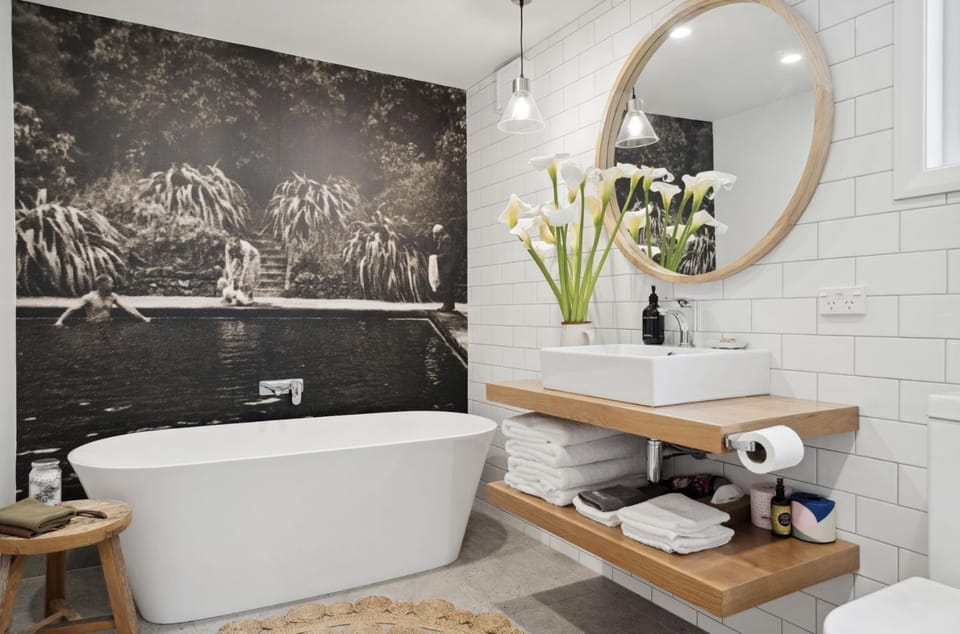 Bathroom, Bath, towels