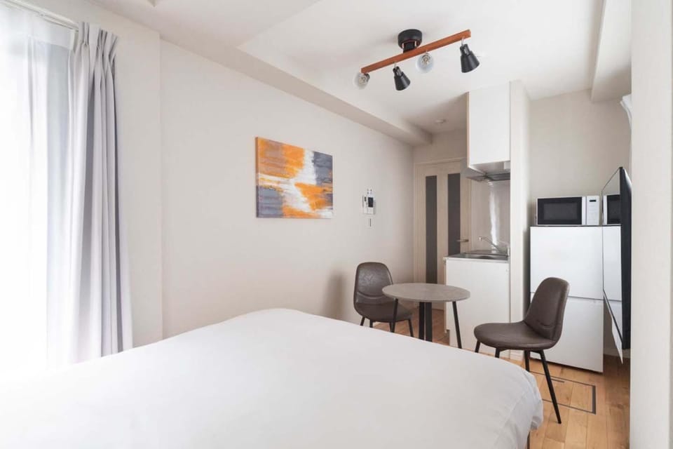 Bed, Seating area