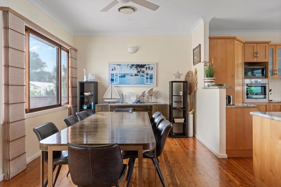 Kitchen or kitchenette, Dining area, dishwasher, oven, stove, toaster
