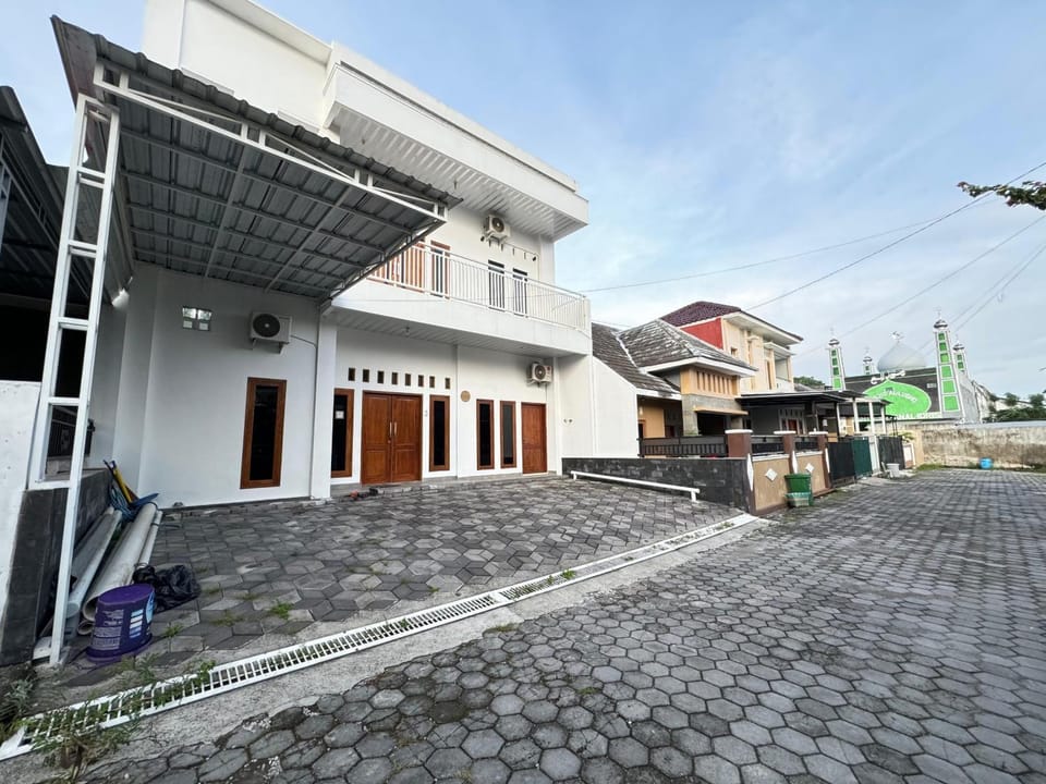 Property building, Neighbourhood, Street view