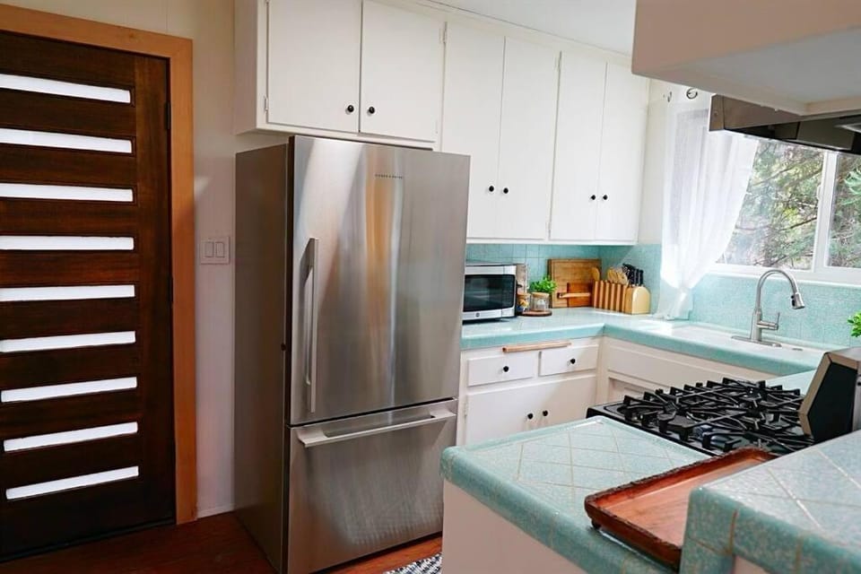 Beautiful Renovated Cozy Forest Home with Hot Tub in Crestline House in Crestline