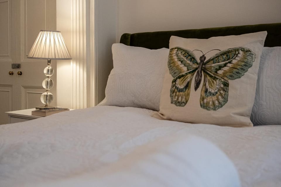 Stunning Georgian Apartment in Grosvenor Place! Apartment in Bath