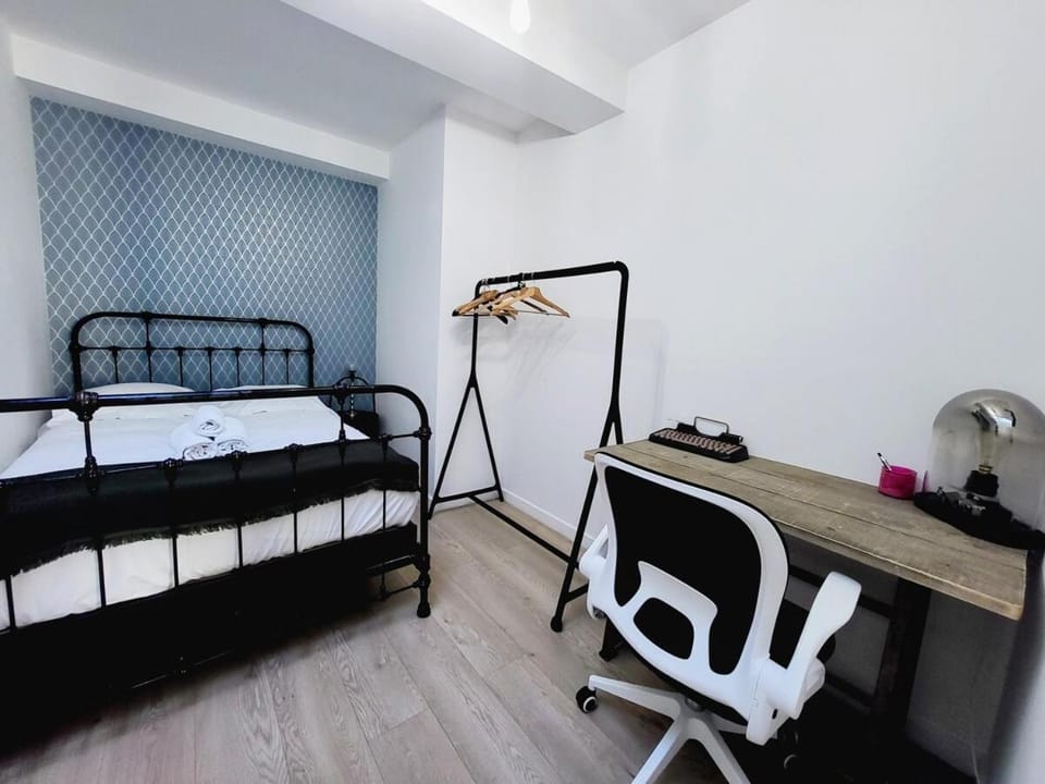 Aux portes du Vieux-Nice - 2chambres / 4 personnes - Central & A/C Apartment in Nice
