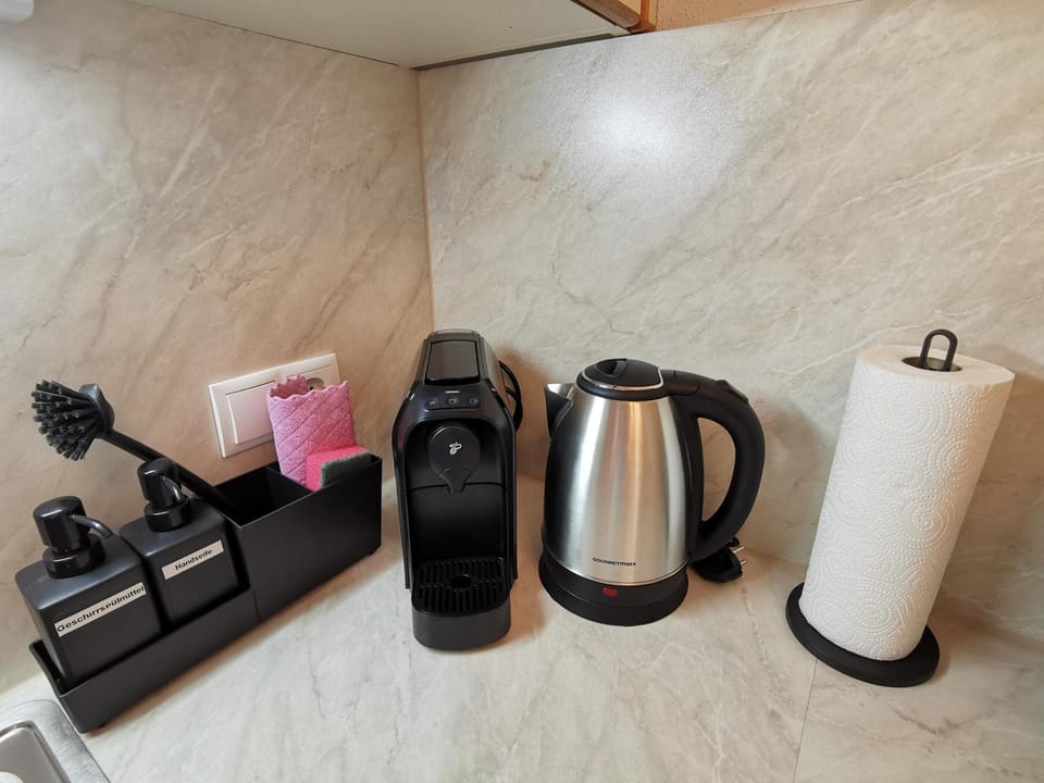 Coffee/tea facilities, Kitchen or kitchenette