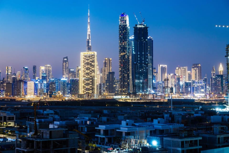 Burj Khalifa View Pool Gym 10 Min To Downtown Apartment in Dubai