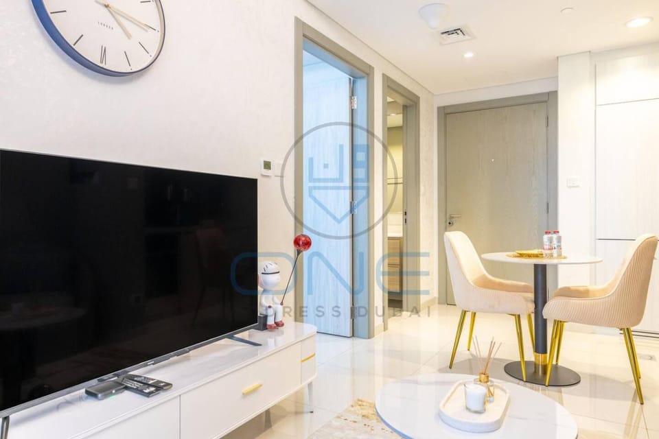 Cozy One Bedroom Apartment in Zada Tower Apartment in Dubai