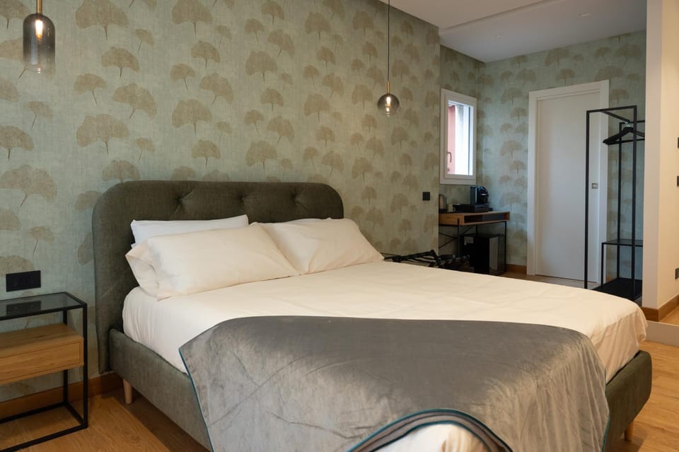 Bed, Photo of the whole room
