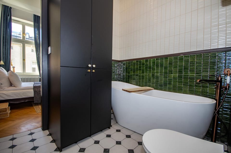 Toilet, Bathroom, Bath, towels