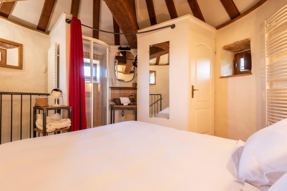 La Petite Tour du Château de Salornay Apartment in Bourgogne-Franche-Comté